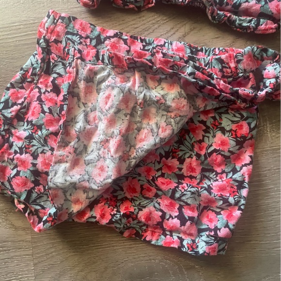 Old Navy FLORAL Skort & Tank Set - Picture 3 of 4